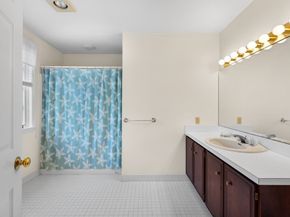 10 Martingale Lane 10, Andover MA 01810