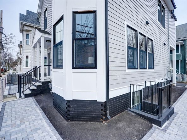 3 Church St 1, Somerville MA 02143