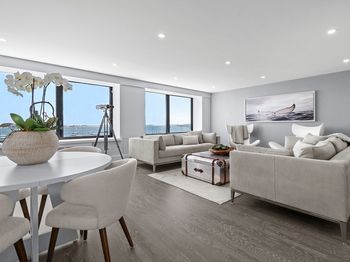 85 E India Row