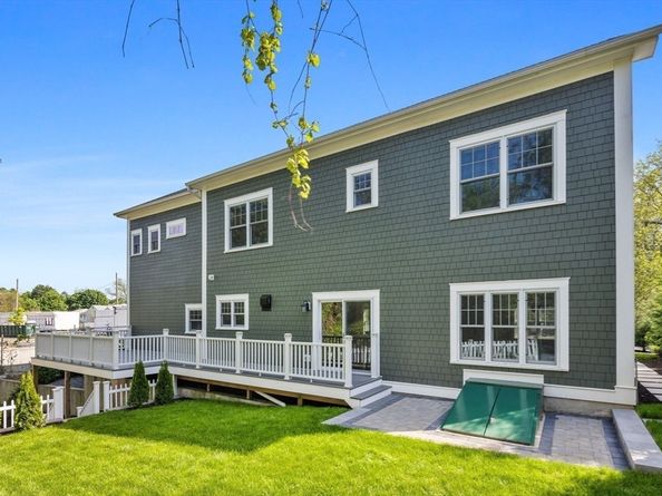 1 Farwell Cir, Newton MA 02460