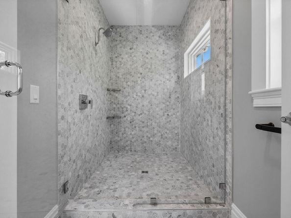 1 Farwell Cir, Newton MA 02460