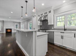 1 Farwell Cir, Newton MA 02460