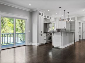 1 Farwell Cir, Newton MA 02460