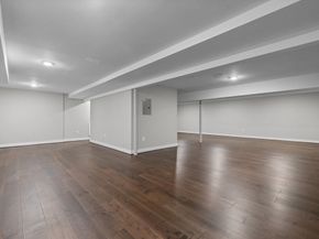 1 Farwell Cir, Newton MA 02460