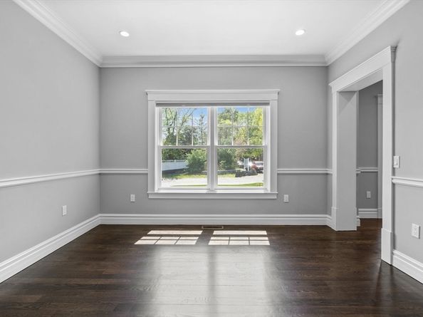 1 Farwell Cir, Newton MA 02460