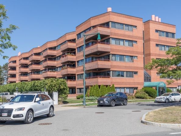 1 Carey Cir 409, Revere MA 02151