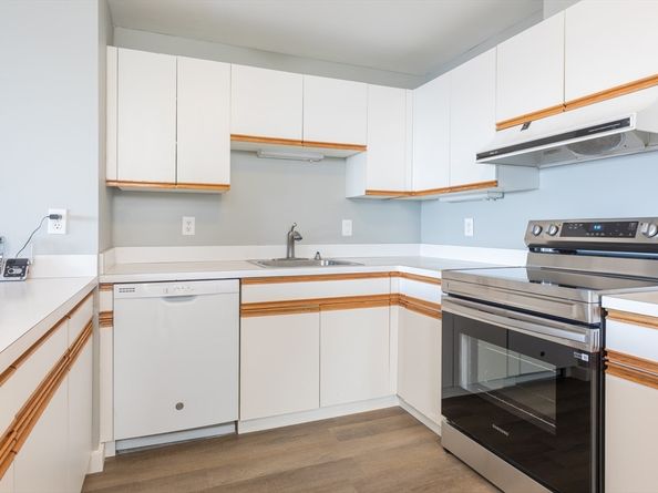 1 Carey Cir 409, Revere MA 02151