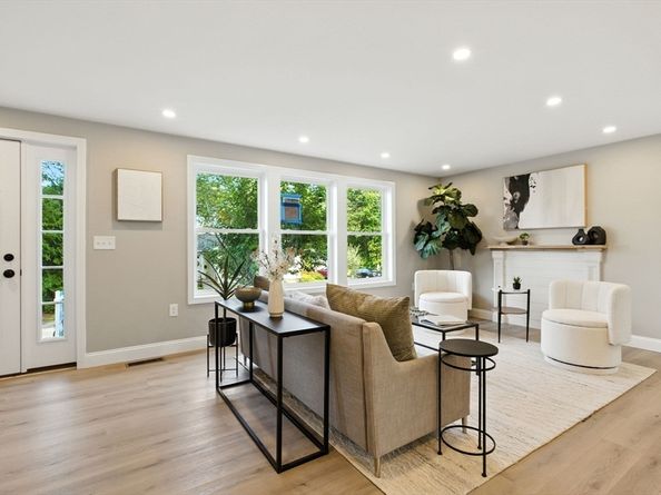 31 Edgewood Ave, Stoughton MA 02072