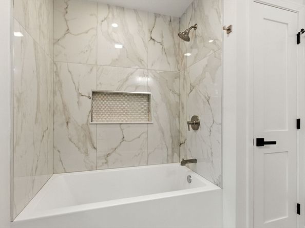 31 Edgewood Ave, Stoughton MA 02072