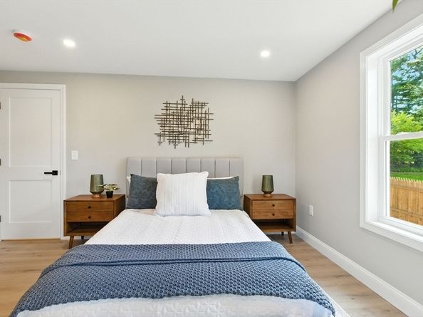 31 Edgewood Ave, Stoughton MA 02072
