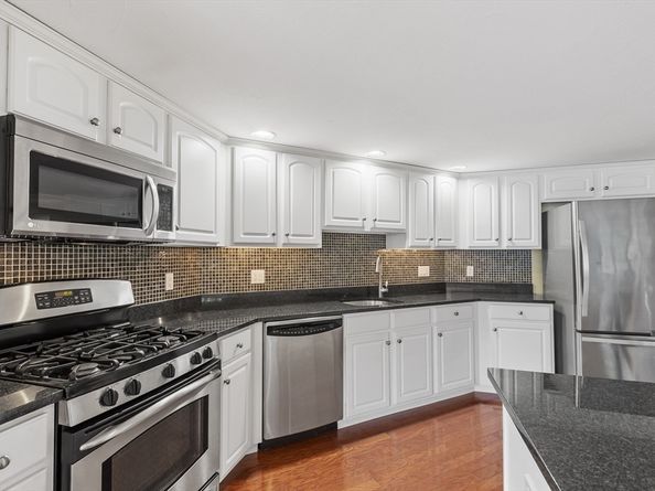 5 Mission Rd 203, Chelmsford MA 01863