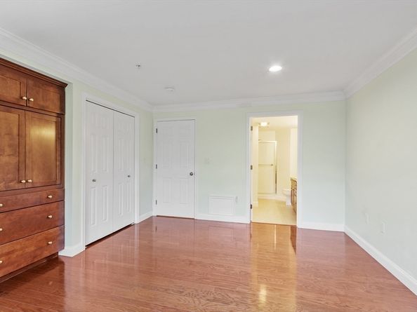5 Mission Rd 203, Chelmsford MA 01863