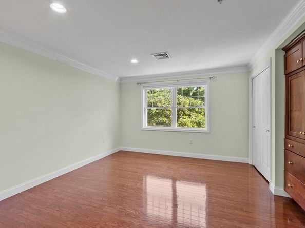 5 Mission Rd 203, Chelmsford MA 01863