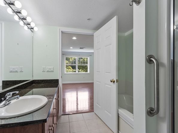 5 Mission Rd 203, Chelmsford MA 01863