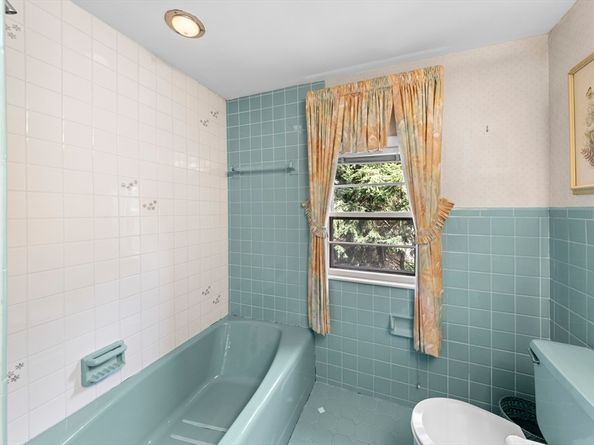 109 Clark Lane, Waltham MA 02451