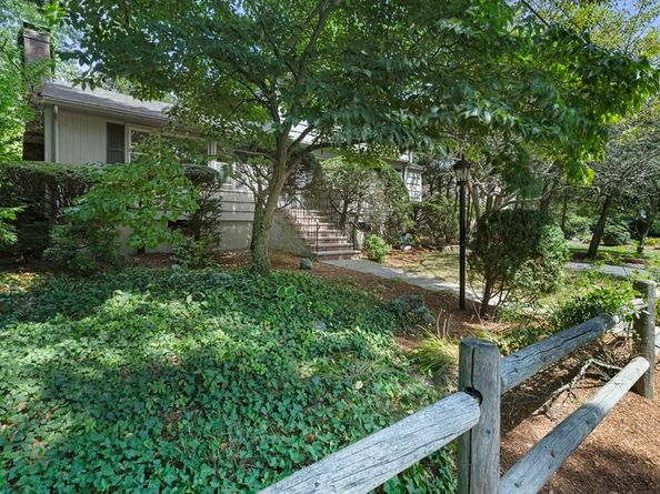 109 Clark Lane, Waltham MA 02451