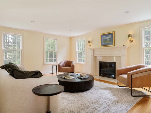 38 Fuller Brook Rd, Wellesley MA 02482