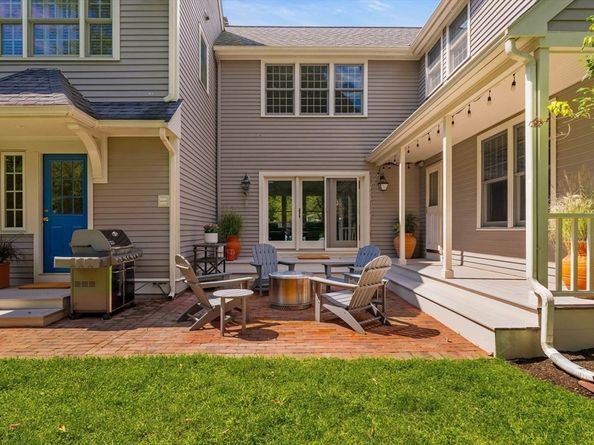 38 Fuller Brook Rd, Wellesley MA 02482