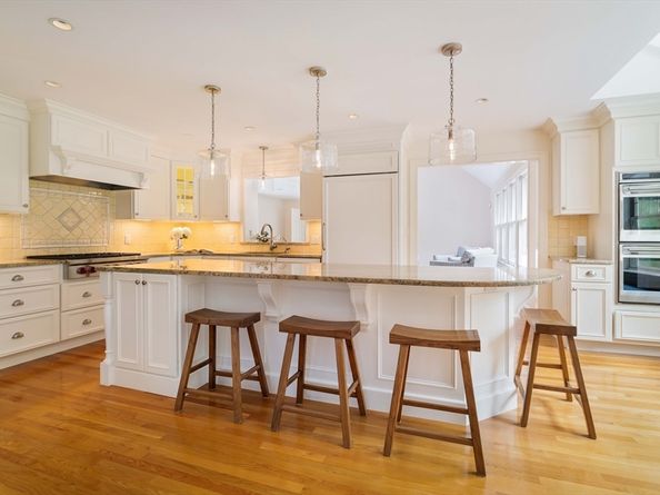 38 Fuller Brook Rd, Wellesley MA 02482
