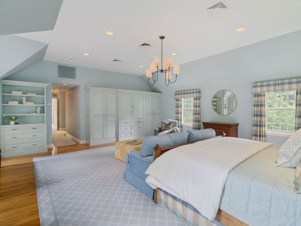 38 Fuller Brook Rd, Wellesley MA 02482