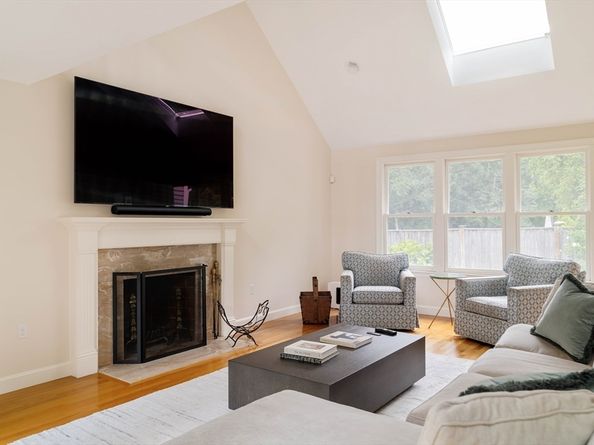 38 Fuller Brook Rd, Wellesley MA 02482