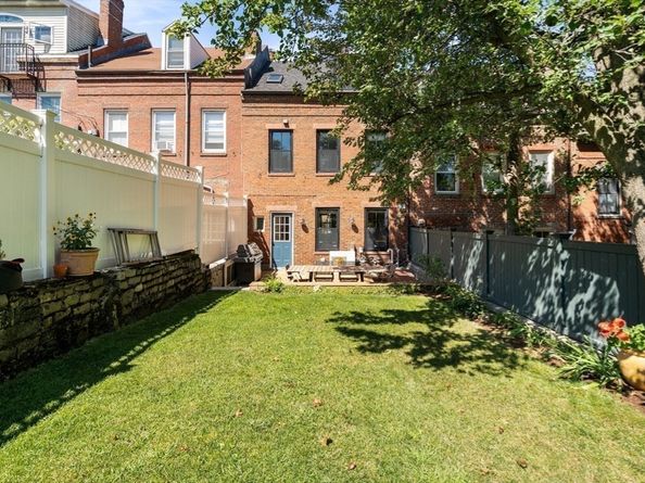 107 Baldwin St, Boston MA 02129