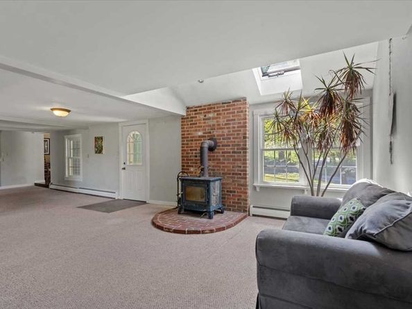 163 Rowley Hill Rd, Sterling MA 01564