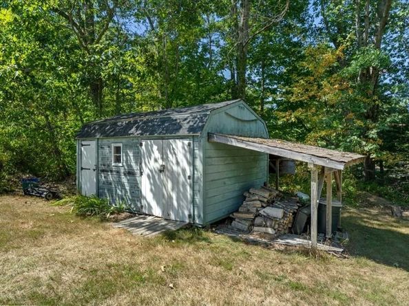 163 Rowley Hill Rd, Sterling MA 01564
