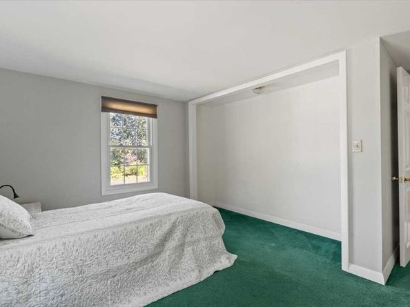 163 Rowley Hill Rd, Sterling MA 01564