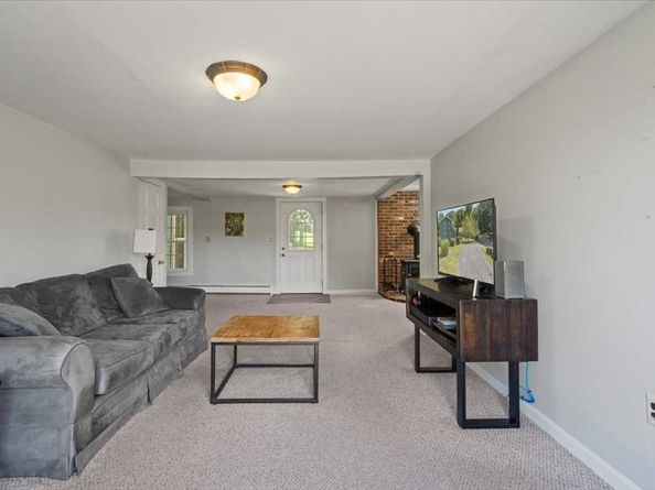 163 Rowley Hill Rd, Sterling MA 01564