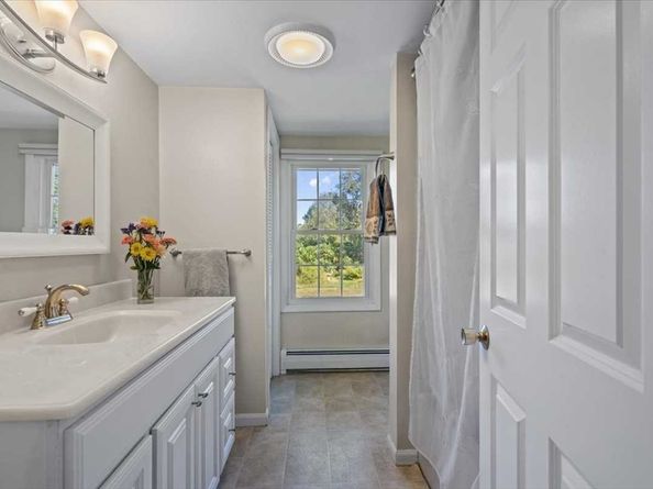 163 Rowley Hill Rd, Sterling MA 01564