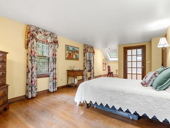 106 Hersey St, Hingham MA 02043