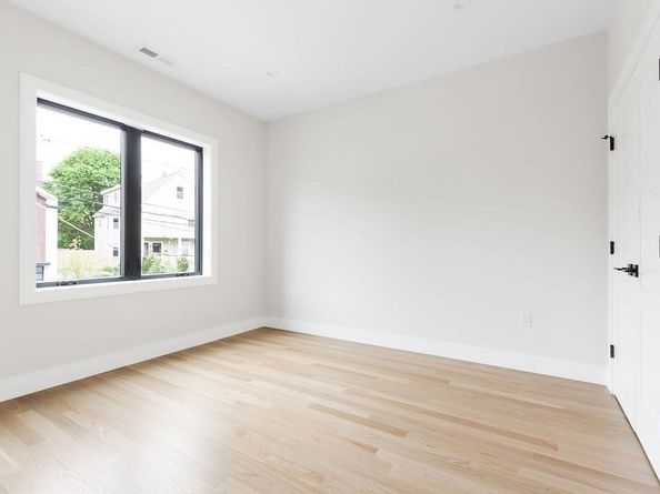 354 Linwood Ave 1, Newton MA 02460