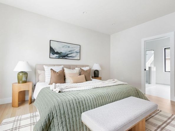 354 Linwood Ave 1, Newton MA 02460