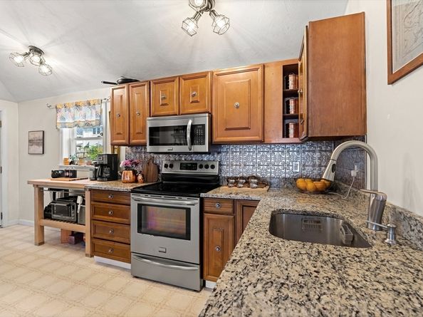 12 Wright St 1, Stoneham MA 02180