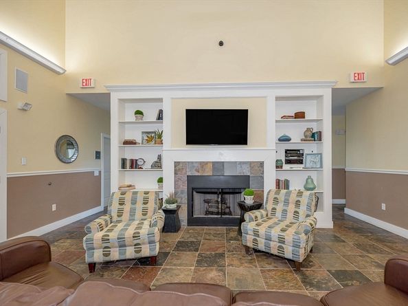 4 Harvest Dr 214, North Andover MA 01845