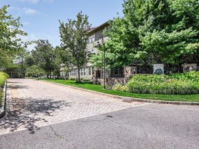 4 Harvest Dr 214, North Andover MA 01845