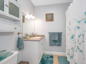 4 Harvest Dr 214, North Andover MA 01845