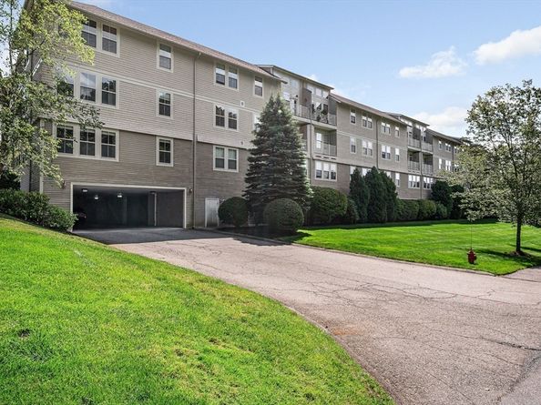 4 Harvest Dr 214, North Andover MA 01845