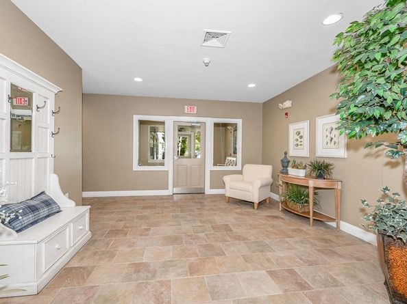 4 Harvest Dr 214, North Andover MA 01845