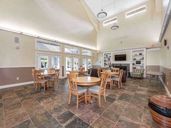 4 Harvest Dr 214, North Andover MA 01845