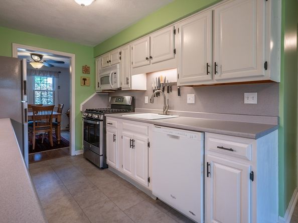 71 Apache Way 71, Tewksbury MA 01876
