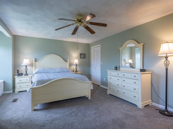 71 Apache Way 71, Tewksbury MA 01876