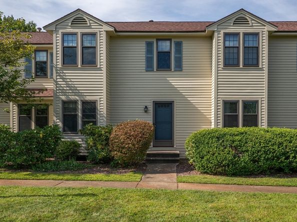 71 Apache Way 71, Tewksbury MA 01876