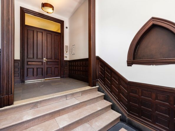 245 Newbury Street, Boston MA 02116