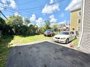 7 Lodi St, Worcester MA 01608