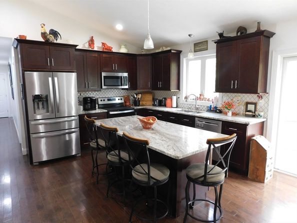 16 Wakefield Ave, Webster MA 01570