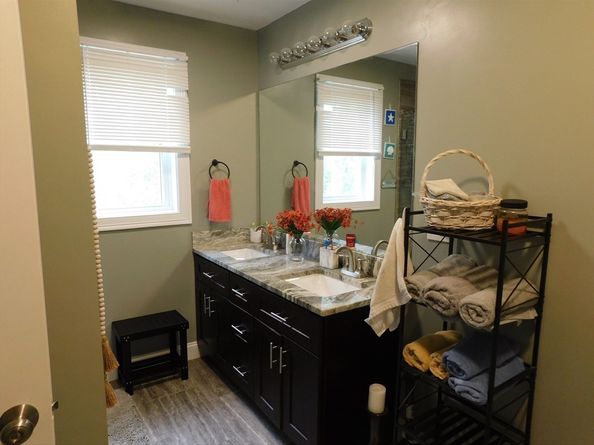 16 Wakefield Ave, Webster MA 01570