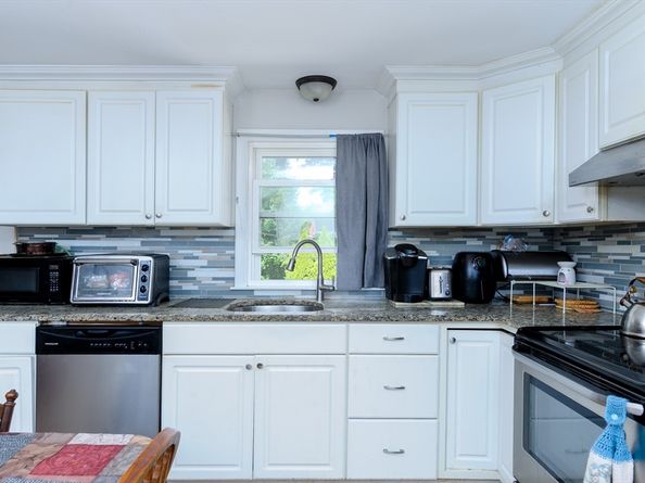 98 Sylvan Ave, Leominster MA 01453
