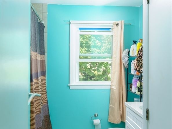98 Sylvan Ave, Leominster MA 01453